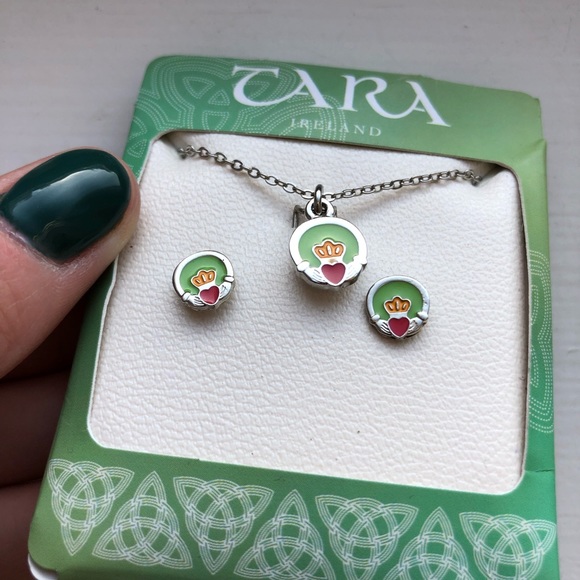 Silver & enamel Irish Claddagh necklace & earrings - Picture 3 of 5